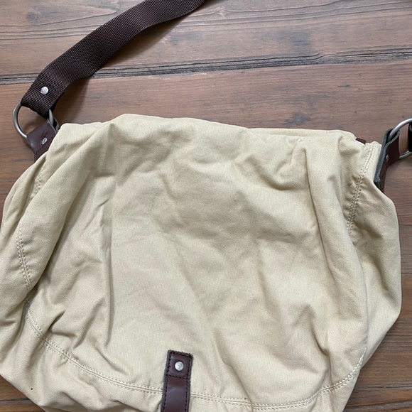 American Eagle Tan Crossbody Bag - Picture 4 of 4